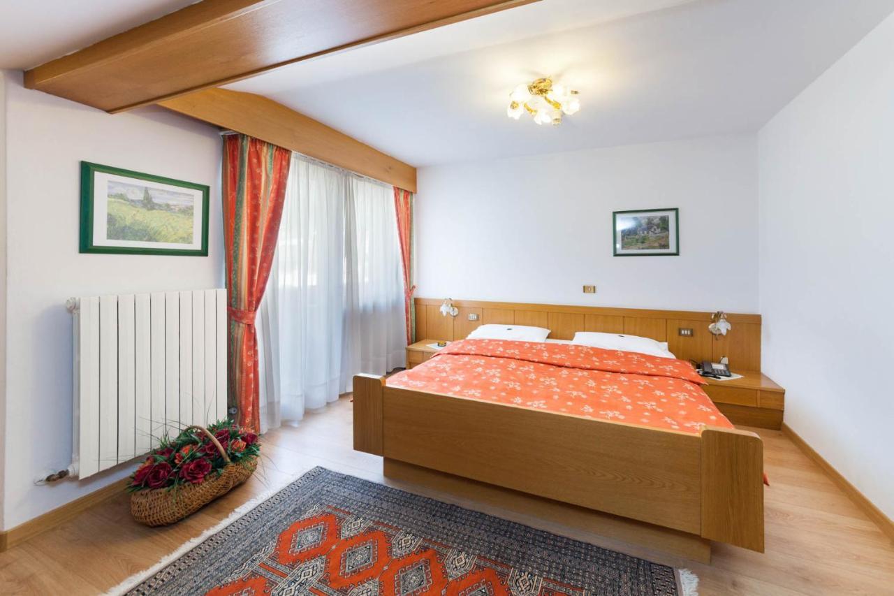 Hotel Panorama San Martino Di Castrozza Bagian luar foto